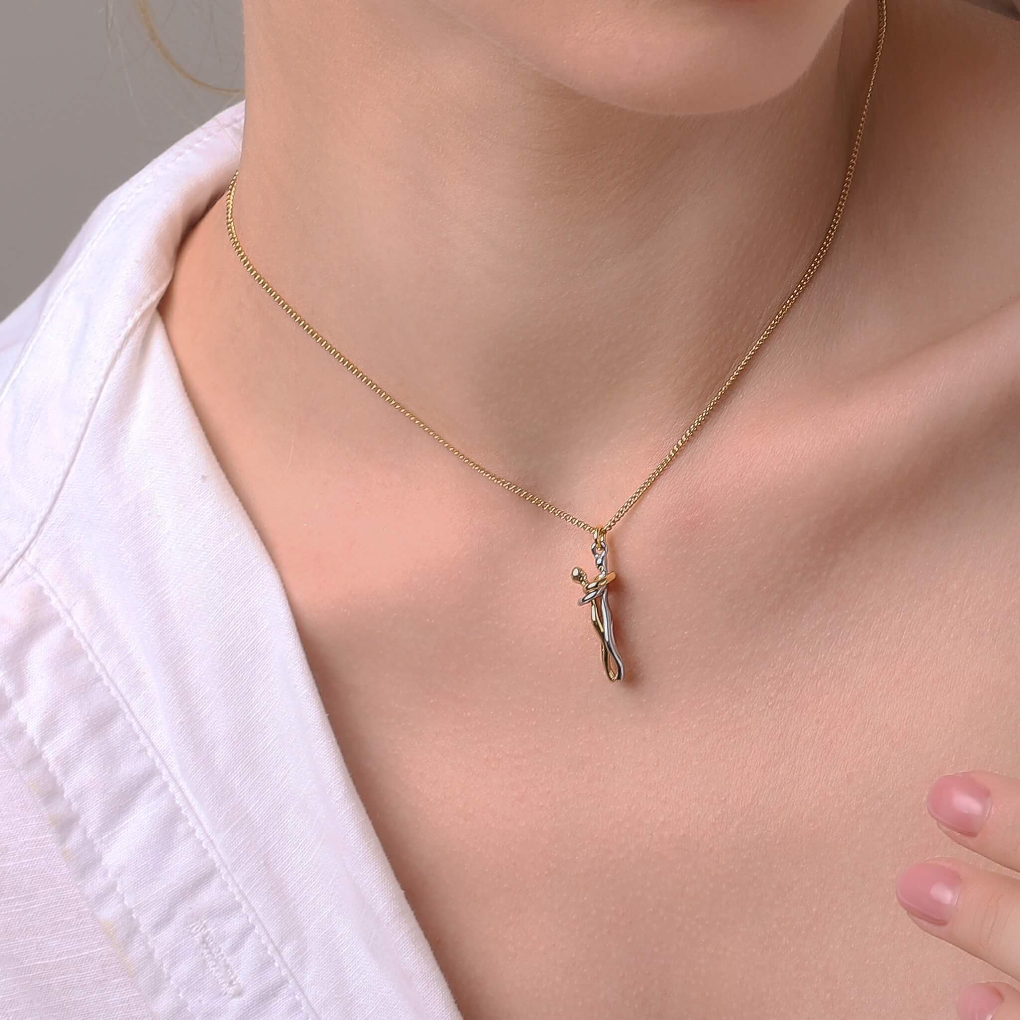 Hug Necklace